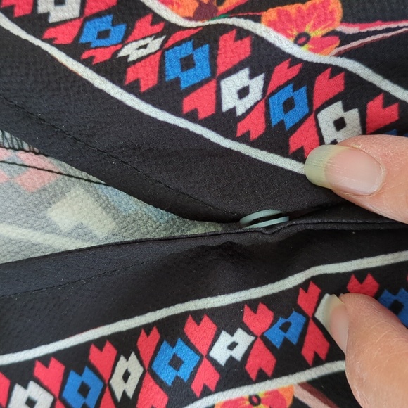 Beautiful, vibrant flowered festival party fall autumn blouse medium - Picture 6 of 7